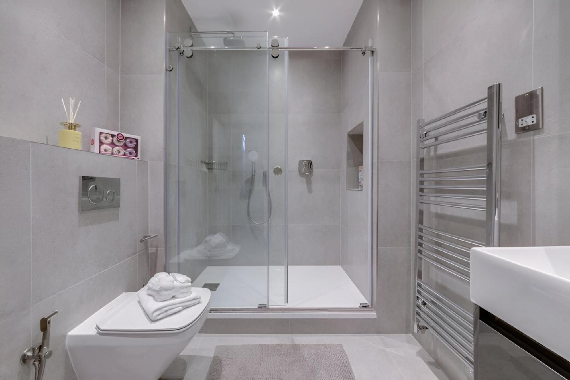 Luxury London 3 Bedroom Duplex With Pool Table - 4Hs Exterior photo
