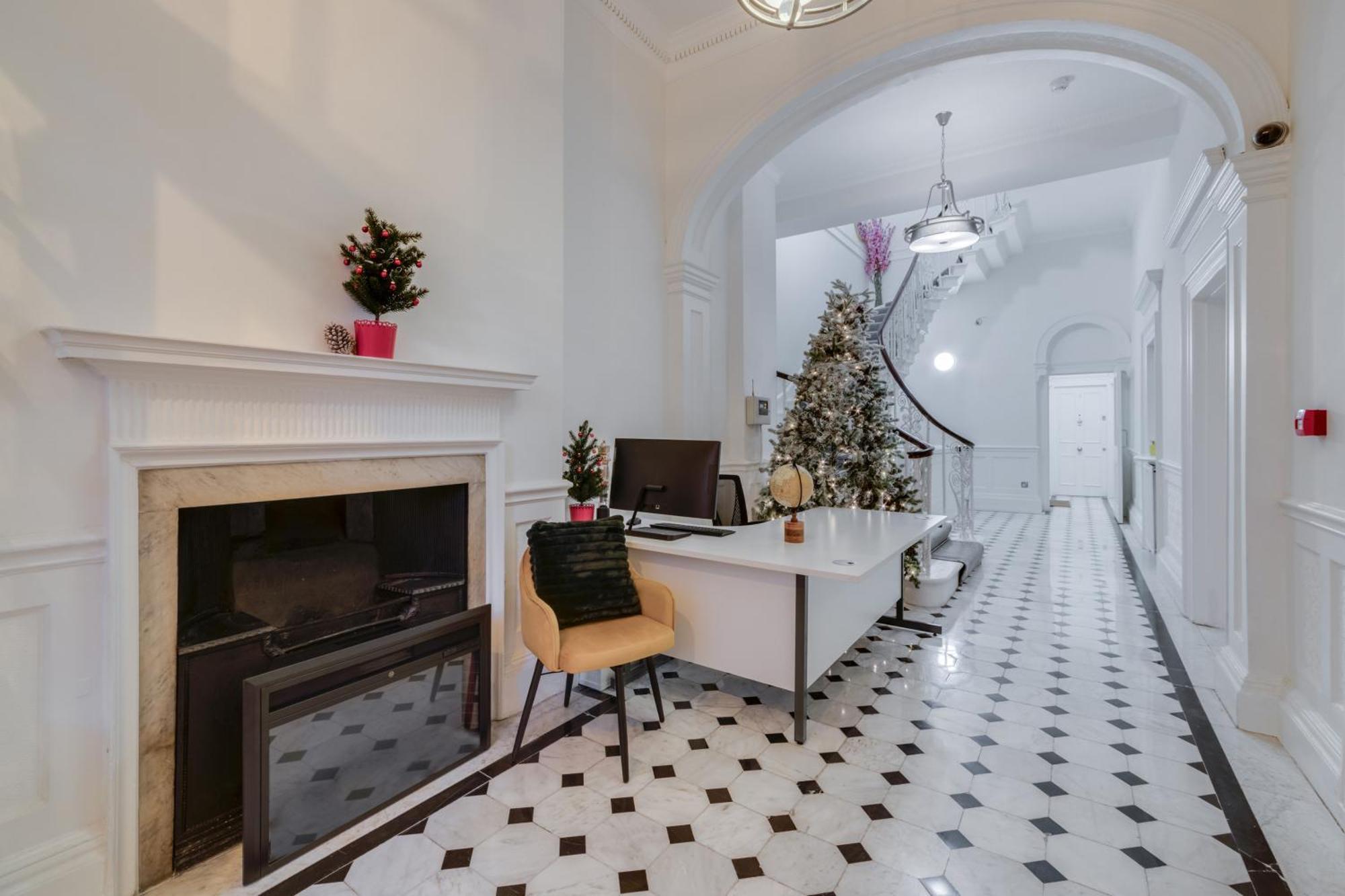 Luxury London 3 Bedroom Duplex With Pool Table - 4Hs Exterior photo